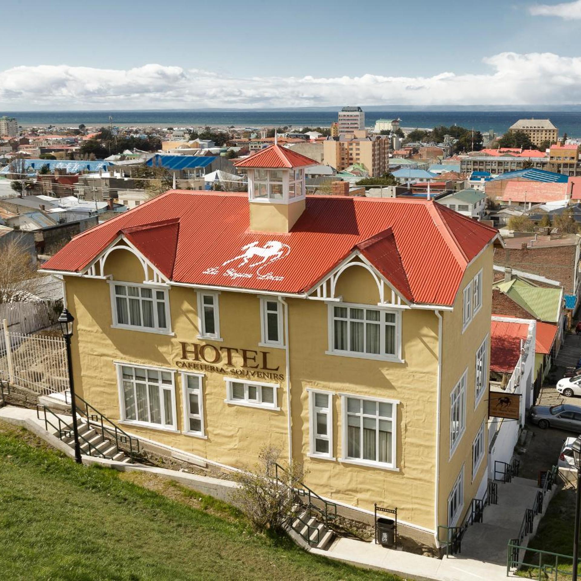 Hotel La Yegua Loca 2/50