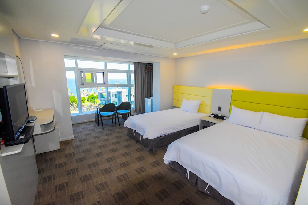 Cocoon Hotel 12/50