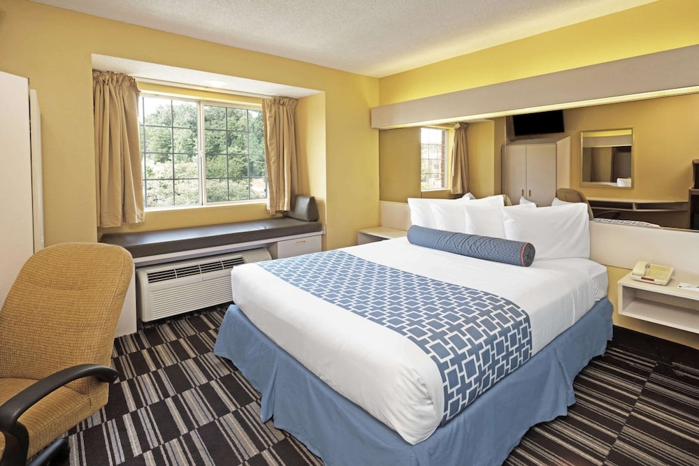 Microtel Inn Suites By Wyndham Stockbridge Atlanta I 75 15/58