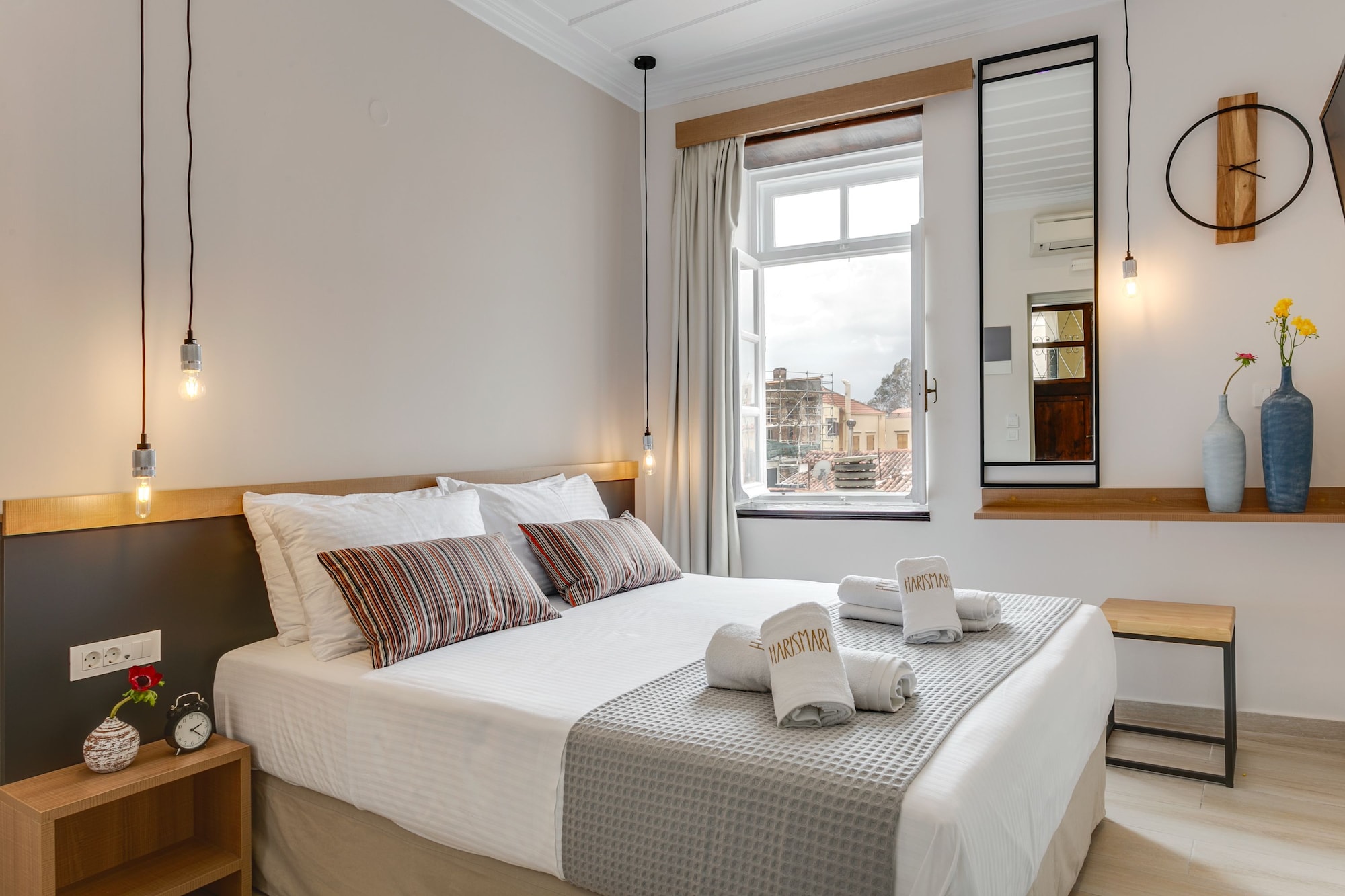 ECONOMY, QUEEN BED, CITY VIEW
