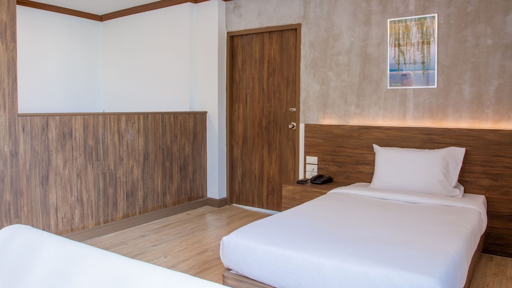 B2 Nakhon Si Thammarat Premier Hotel 13/24