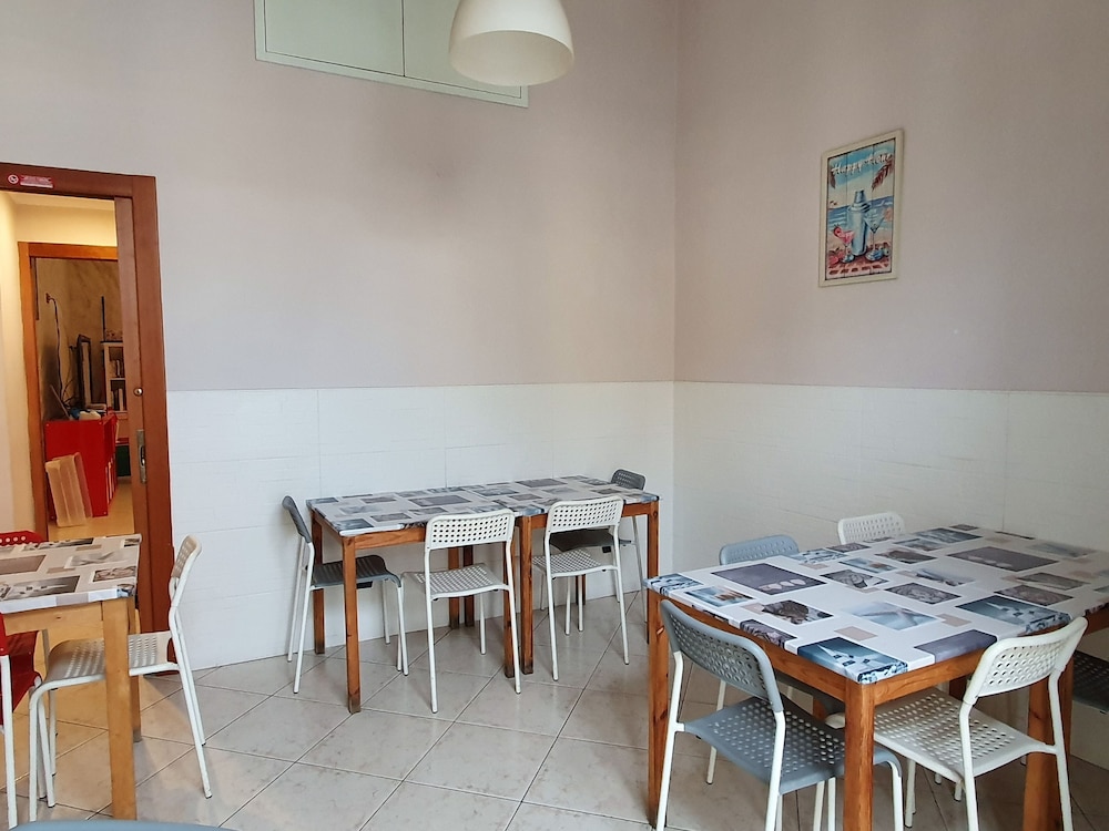 Mancini Hostel Naples 52/70