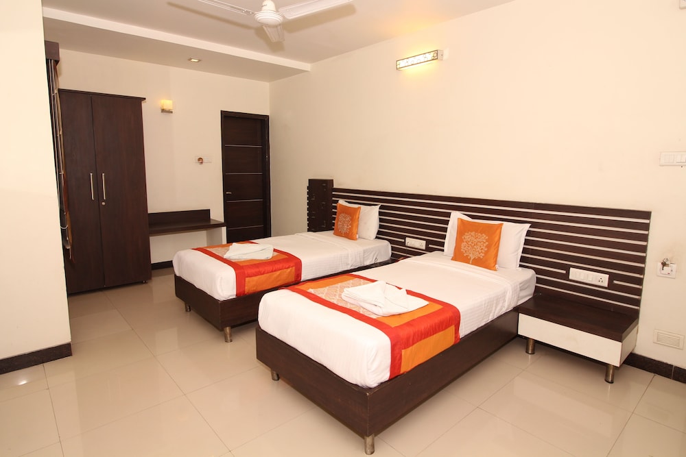 Hotel Meera 16/42