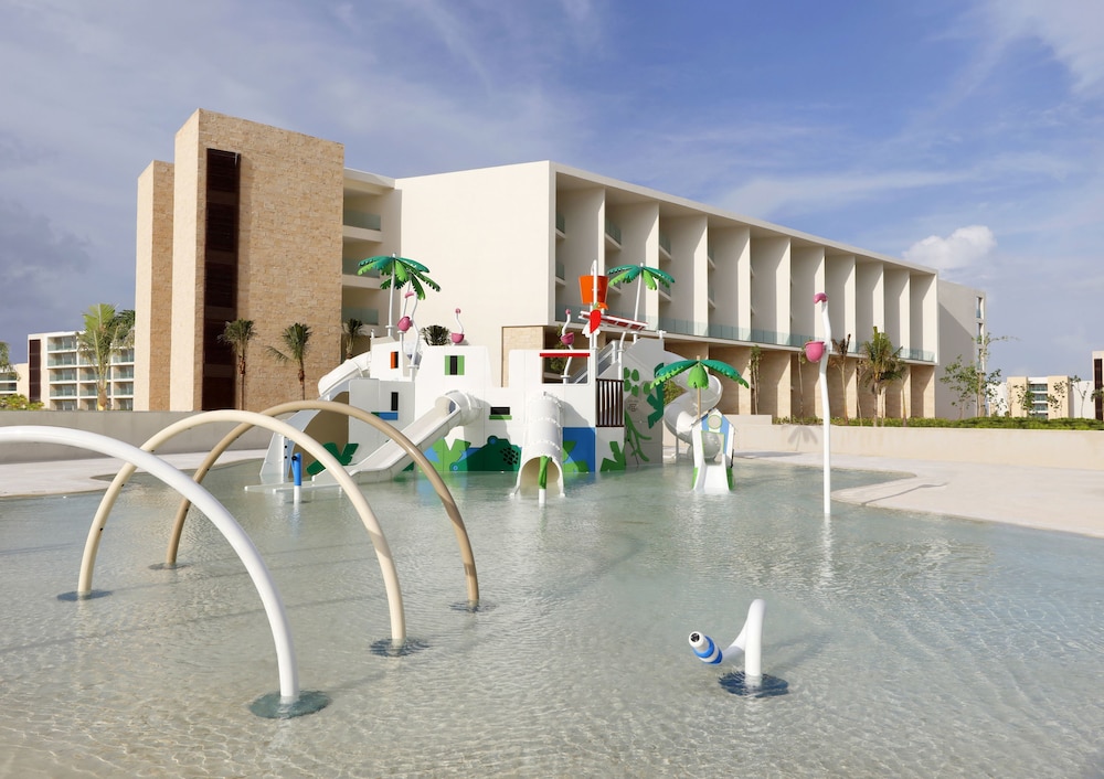 Family Selection At Grand Palladium Costa Mujeres Resort Spa All Inclusive 38/45