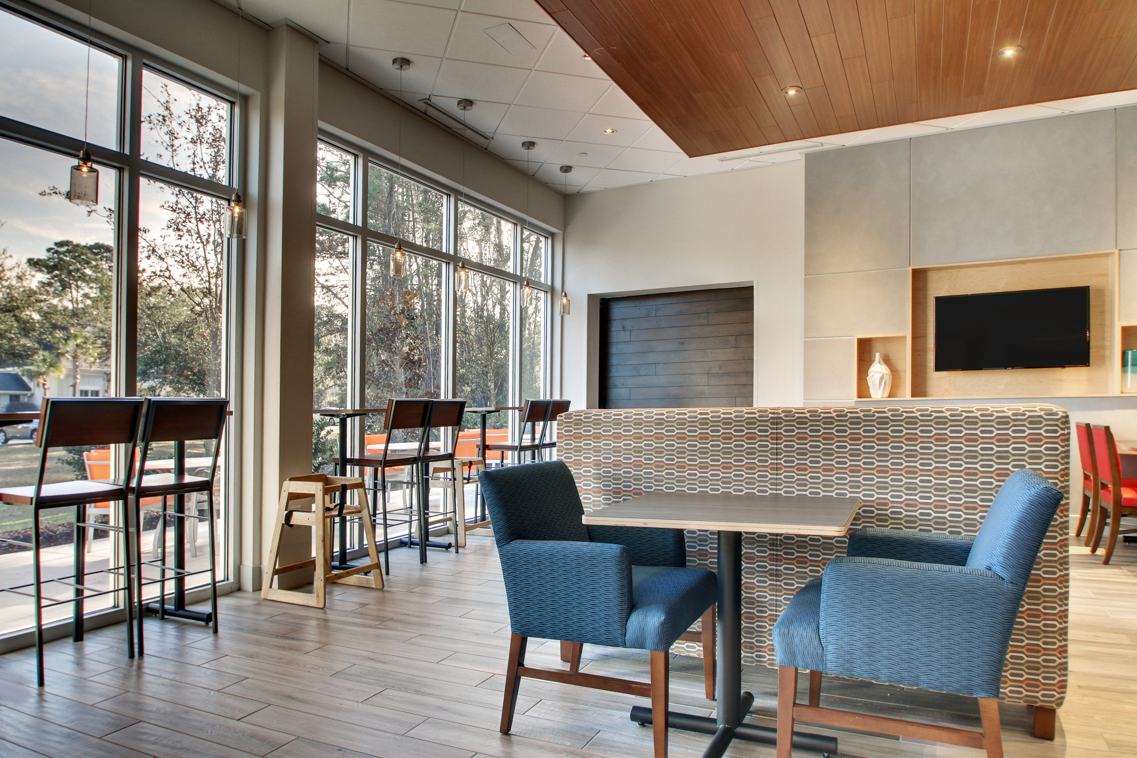 Holiday Inn Express Suites Charleston Ne Mt Pleasant Us17 38/40