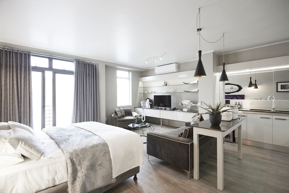 The Hyde All-Suite Hotel 14/46