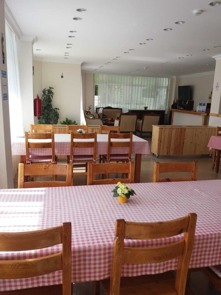 Unver Hotel 34/55