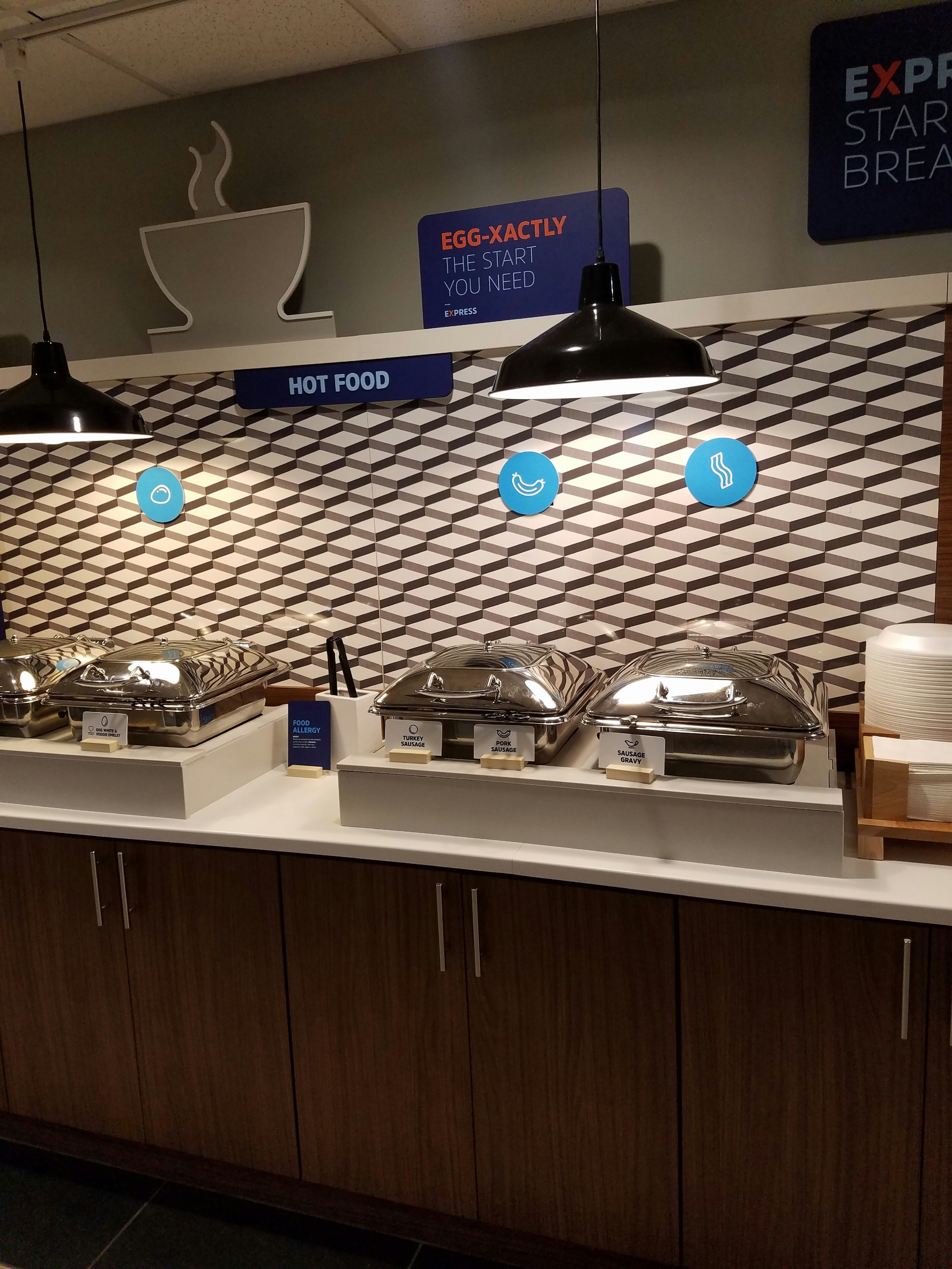 Holiday Inn Express Hotel and Suites Kingsport-Meadowview I-26 5/30