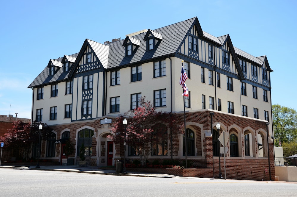 Samuel Elbert Hotel 2/39