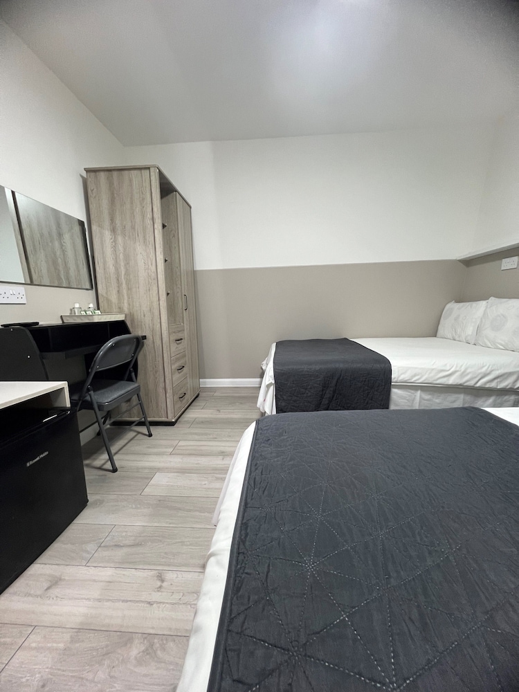 Plaza London Hotel 52/60