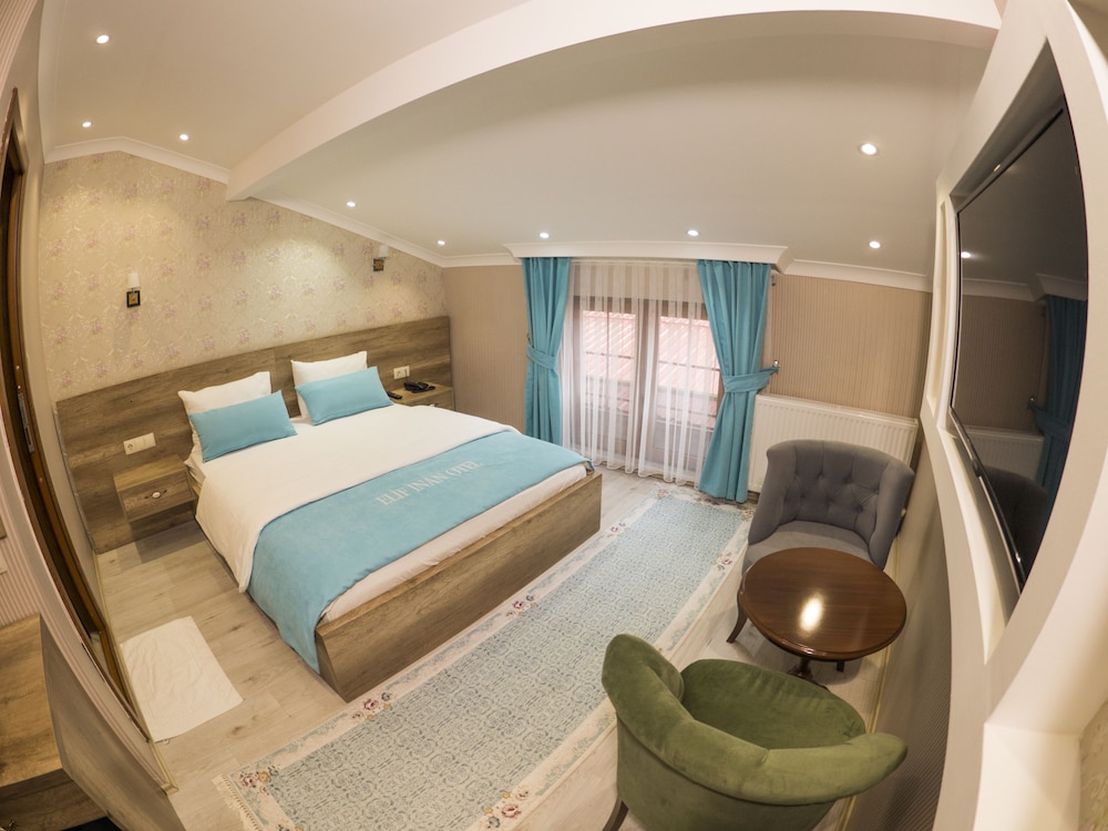 Elif Inan Motel 18/50