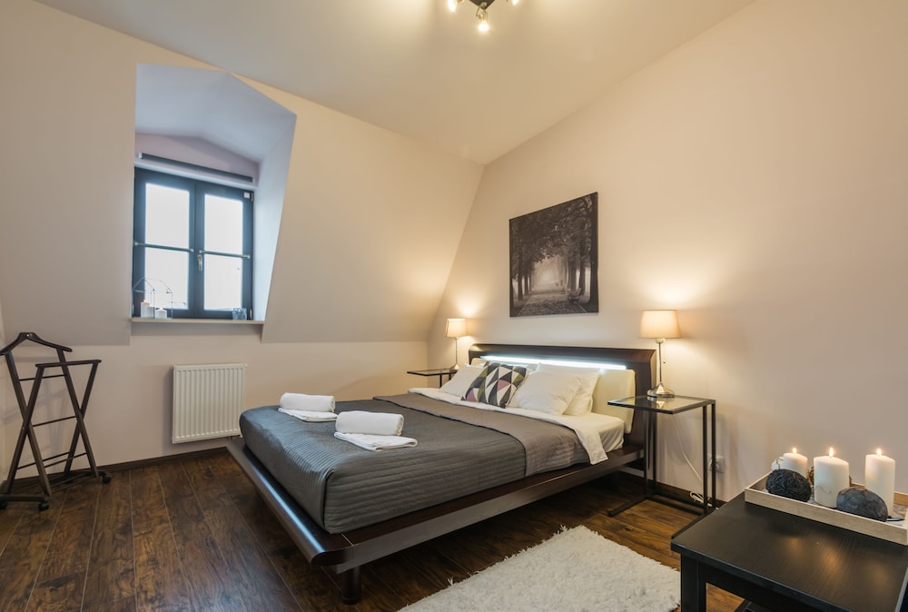 1 BEDROOM, EXCLUSIVE, APARTMENT