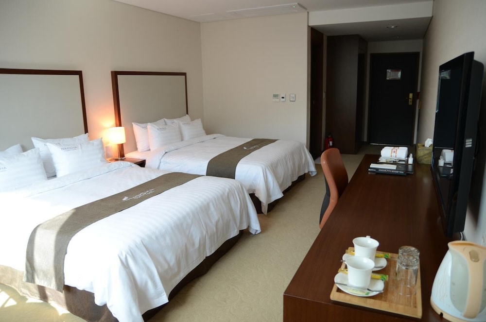Narsha Hotel 10/53