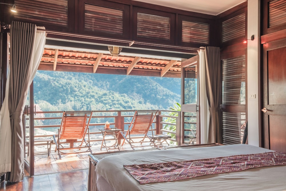 SANCTUARY PAKBENG LODGE 29/86