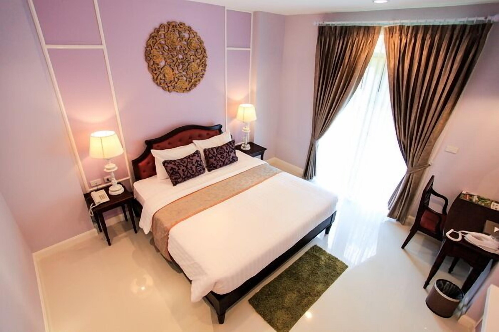 DELUXE, TWIN BEDS