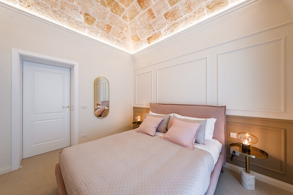 Palazzo Clemente 8/50