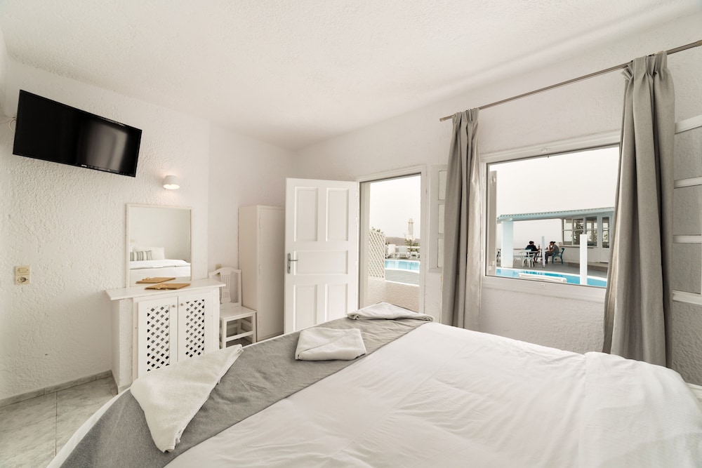 Artemis Suites Formerly Artemis Studios Megalochori 30/75