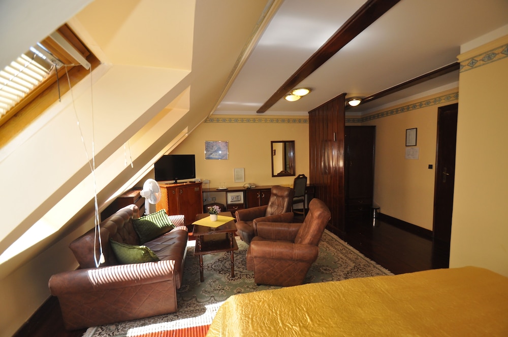 HOTEL BARBAKAN 22/38