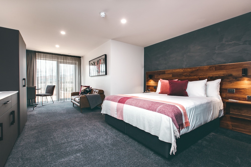KING BED