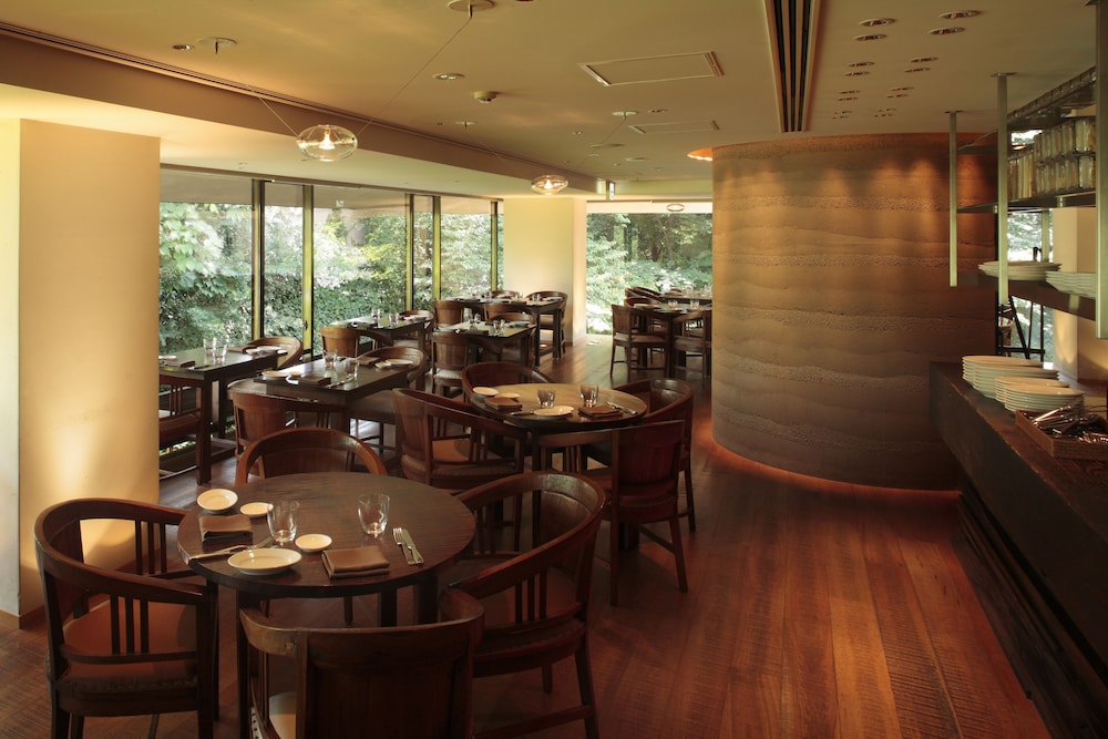 HYATT REGENCY KYOTO 60/72