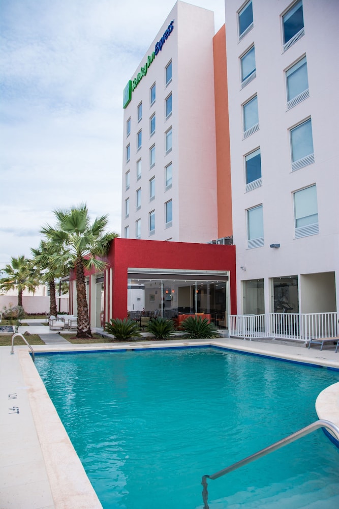 Holiday Inn Express Guadalajara Aeropuerto an IHG Hotel 12/58