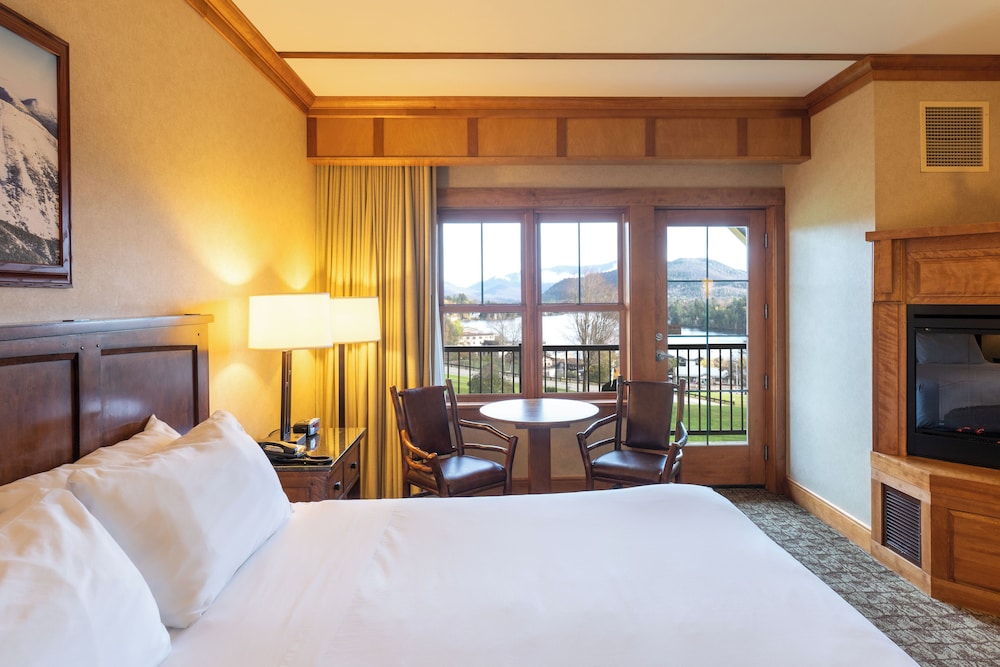 Crowne Plaza Lake Placid 18/67