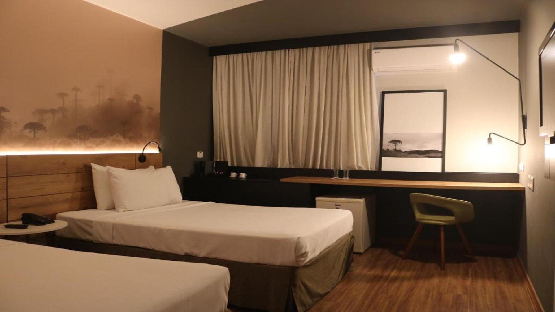 Executive, Twin Beds, Street View