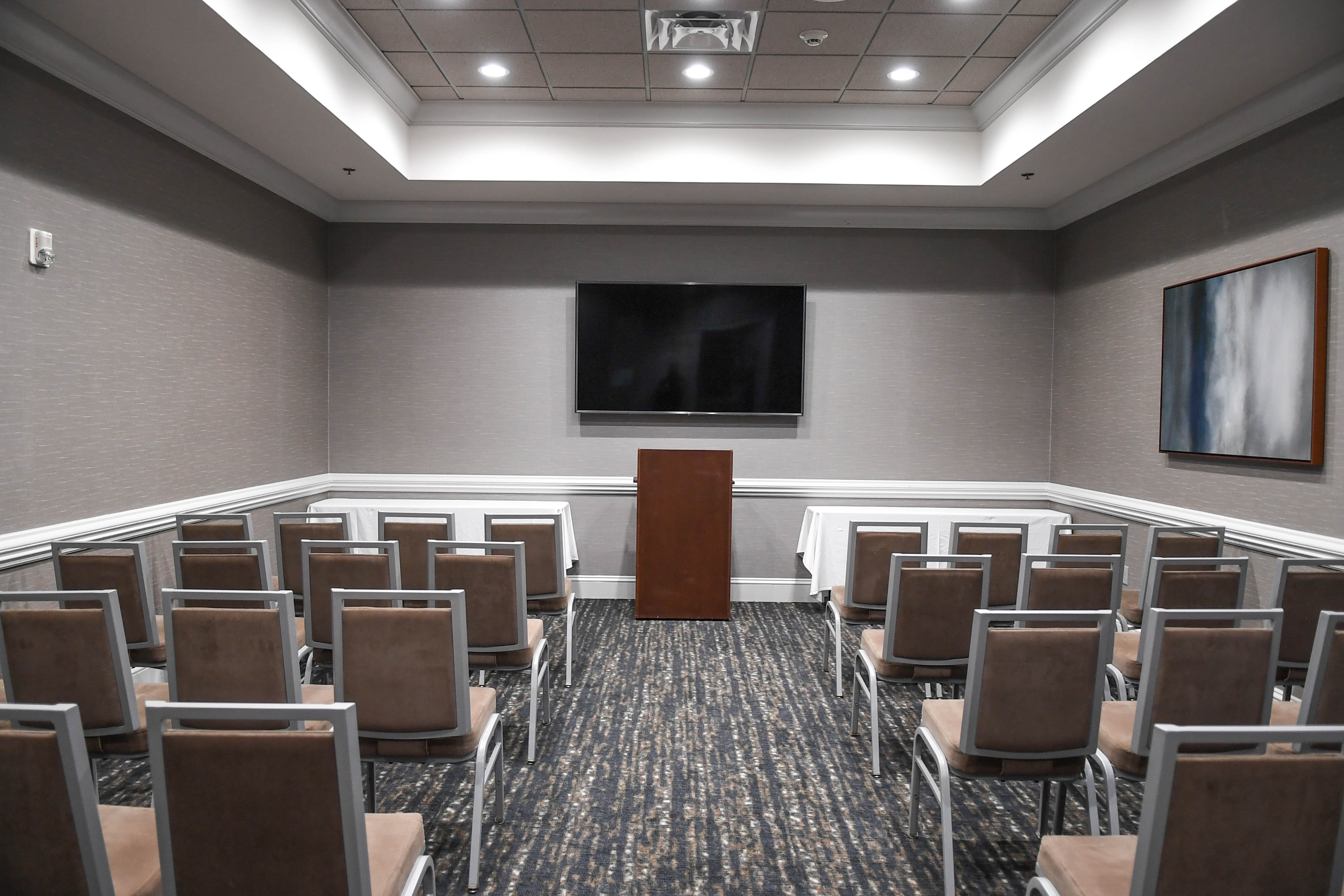Holiday Inn Valdosta Conference Center 64/76