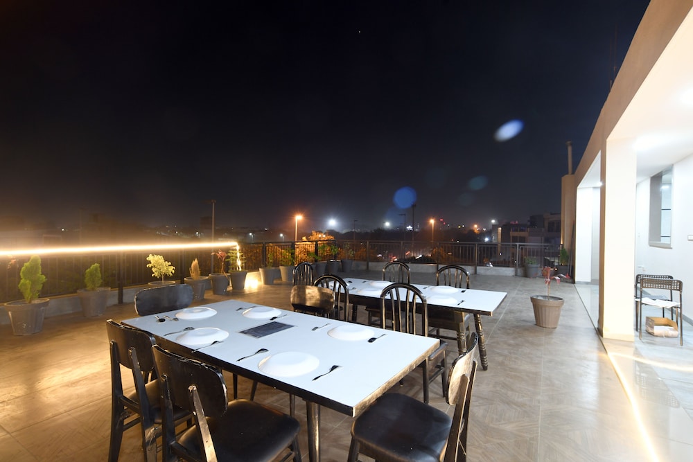 Aceotel Select Tulsi Vijay Nagar 32/44