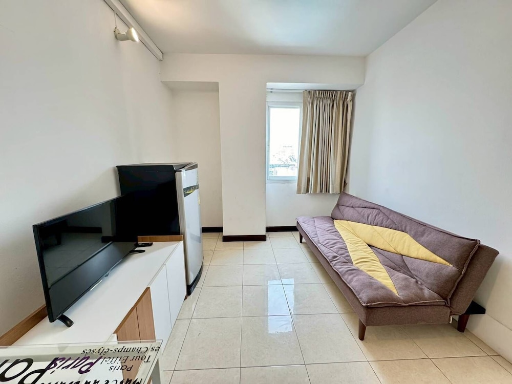 Capital O 411 Grandview Condo 15 28/58