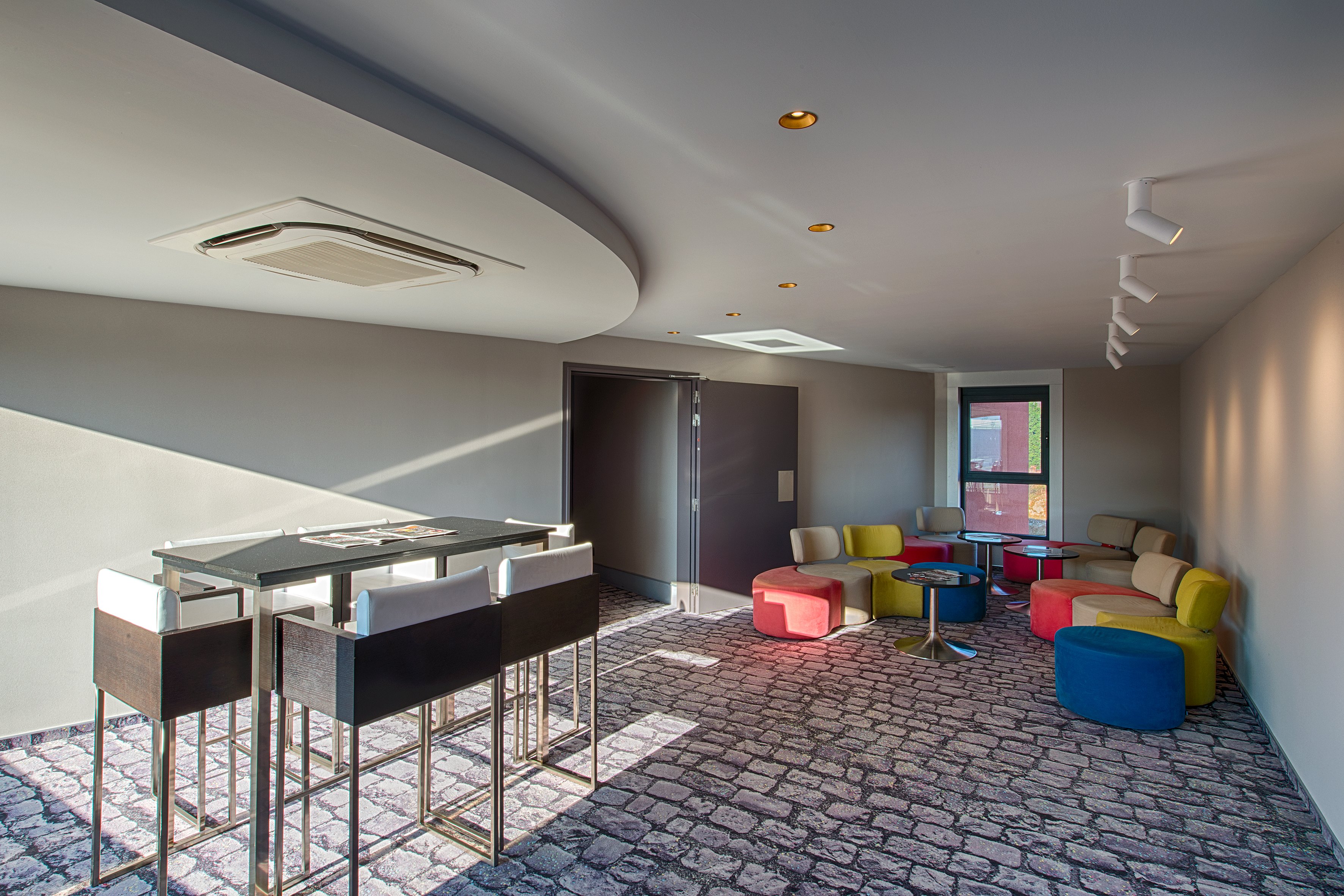 Orange Hotel 22/26