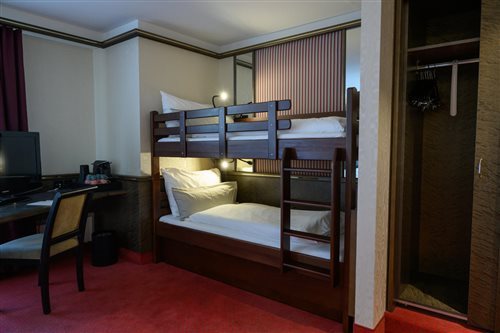 Room, Quadruple, Queen Bed