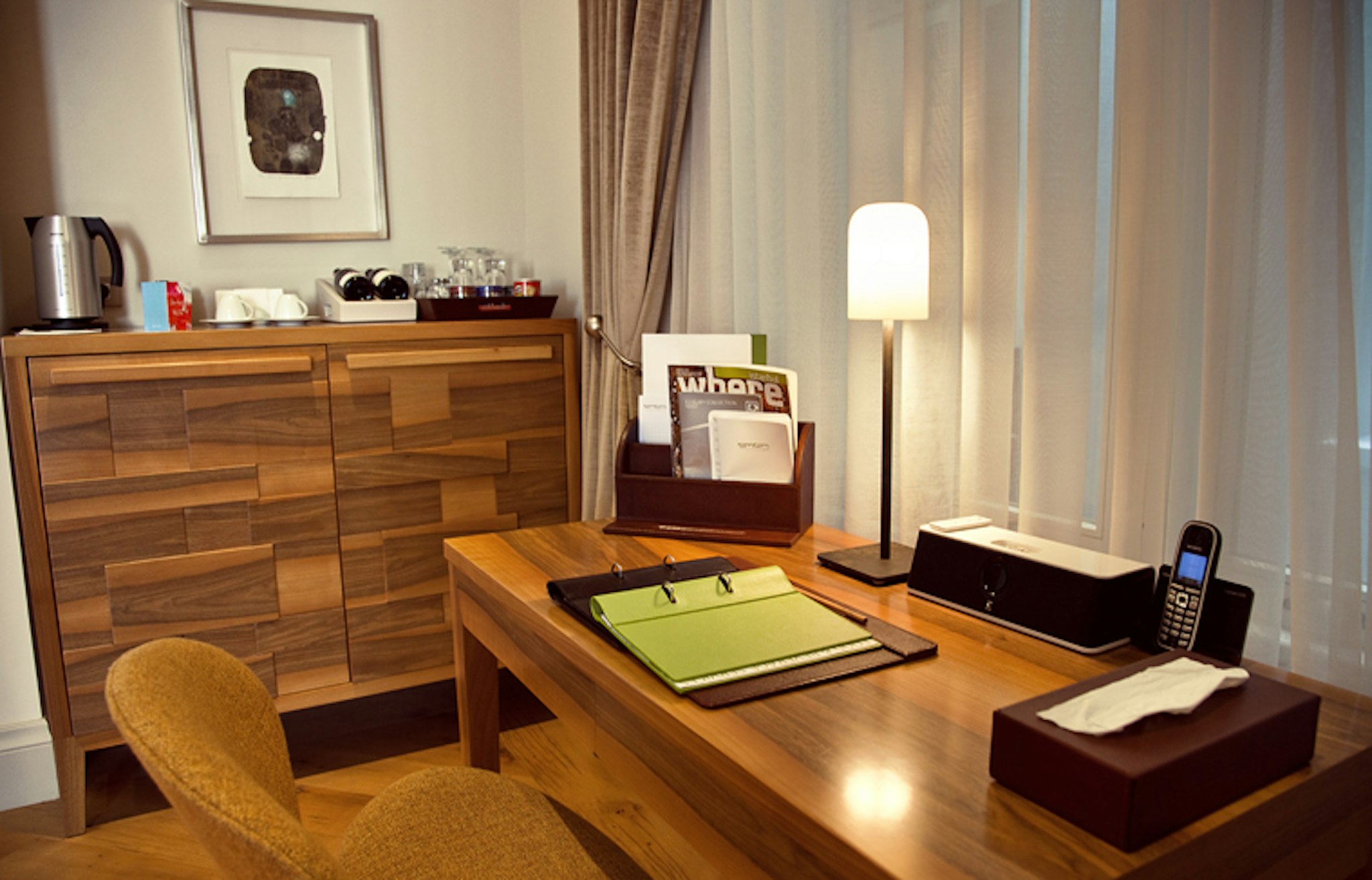 Tomtom Suites 74/83