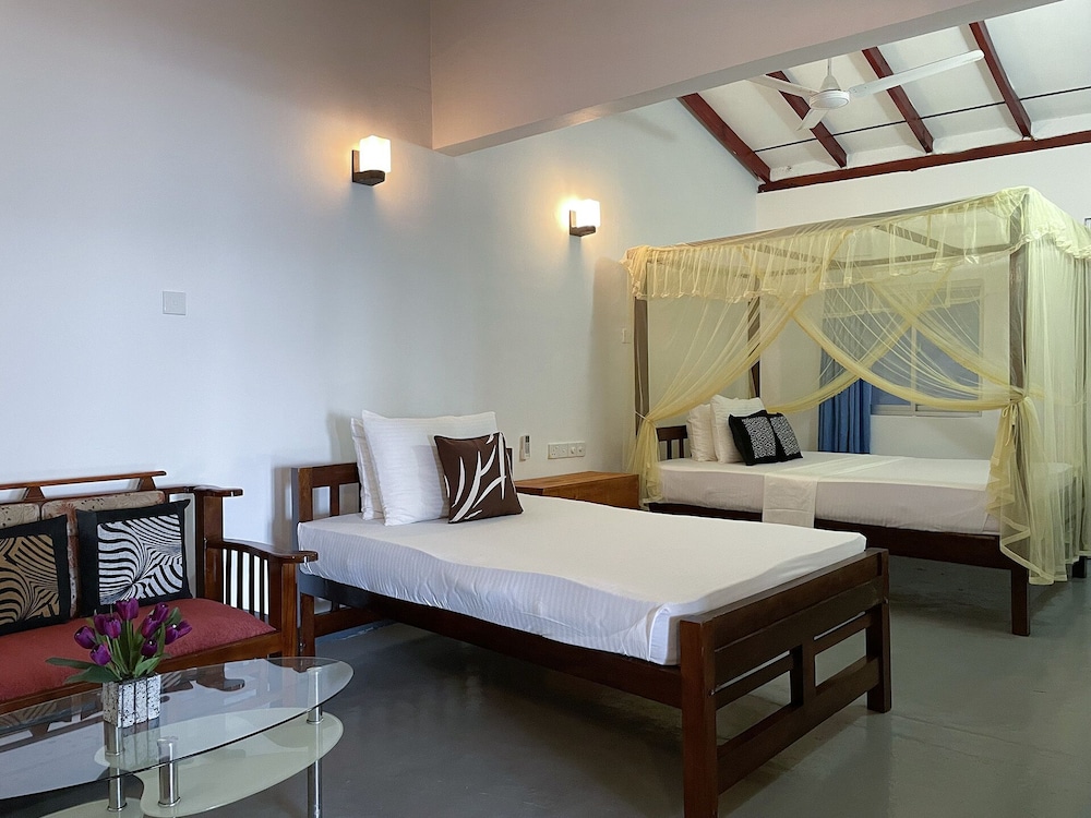 Dinsara Pearl Villa 12/50