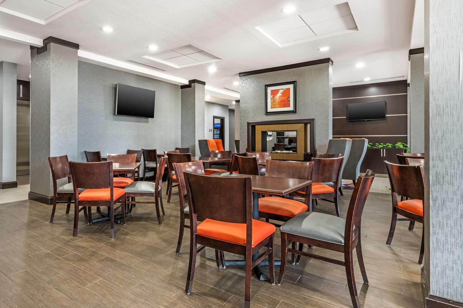 Best Western Plus Coweta's 1St Hotel 18/25