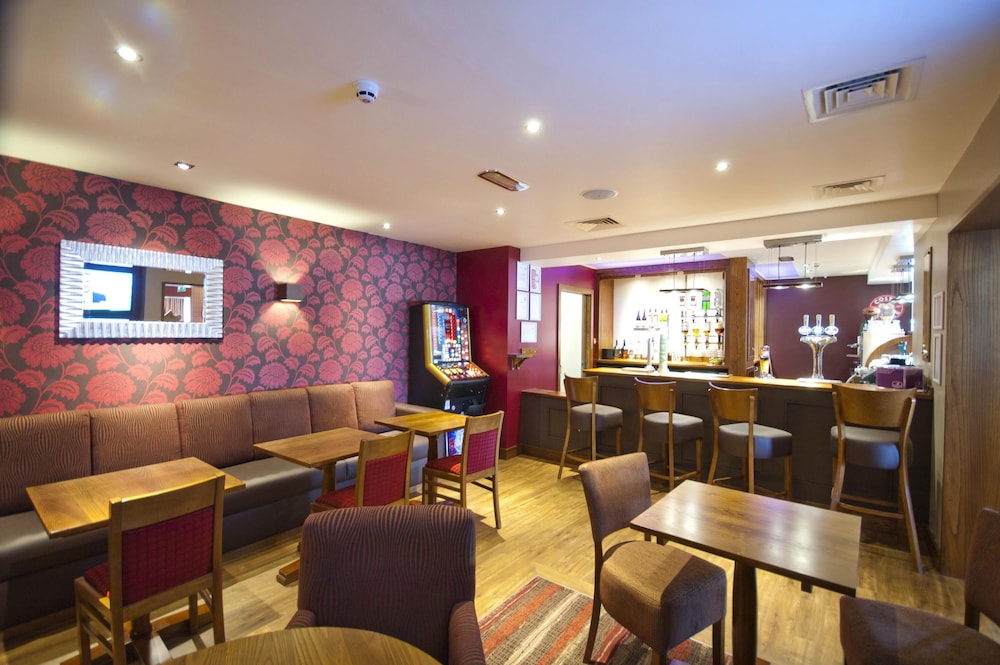 Premier Inn Edinburgh Airport (M9, Jct1) 16/28