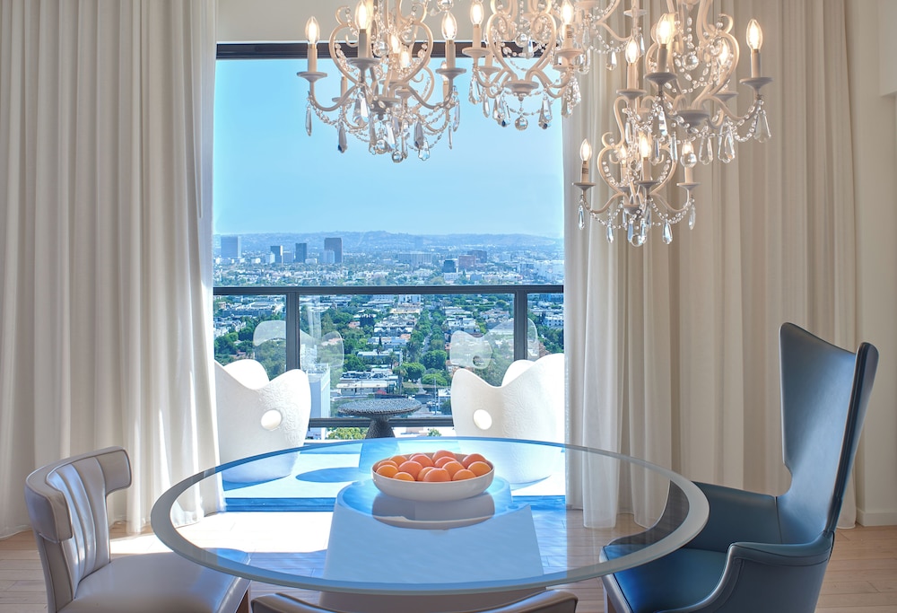 The Valorian Los Angeles, Curio Collection by Hilton 66/87