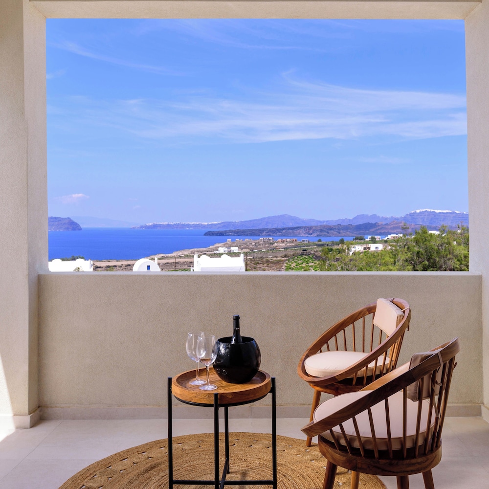 Potnia Theron Suites 65/79