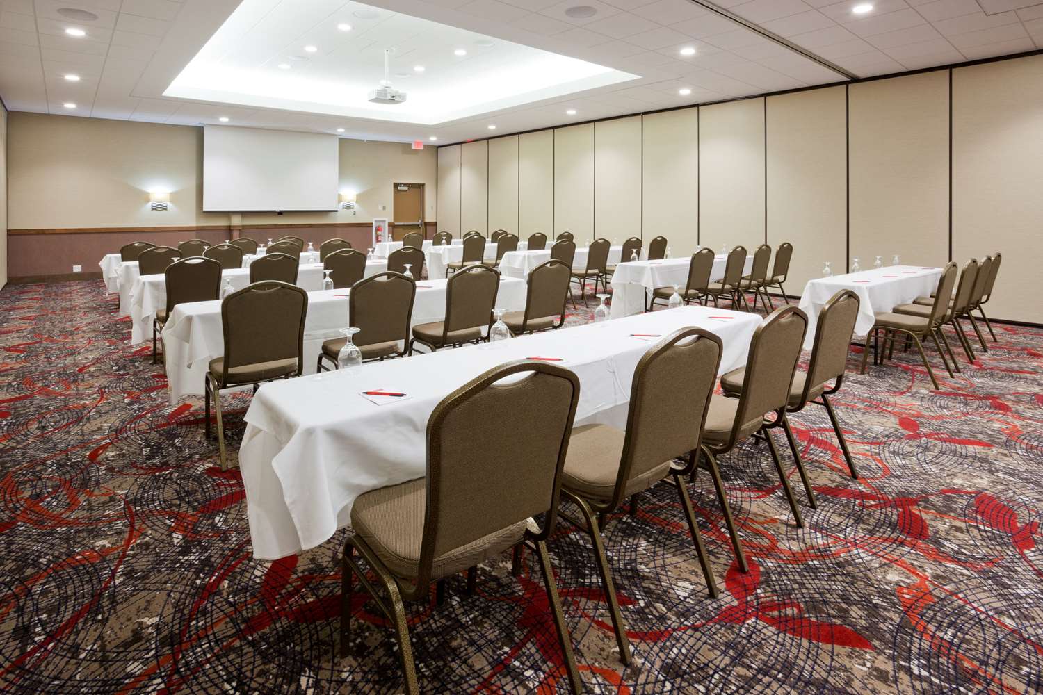 Best Western Plus Willmar 55/58