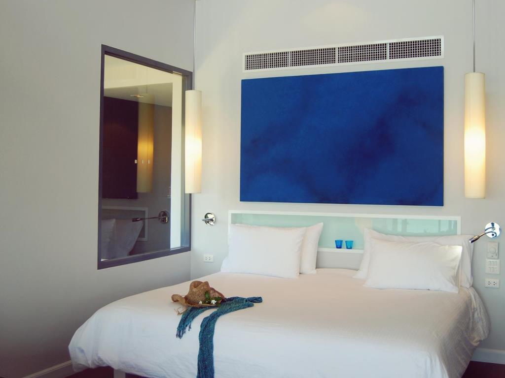 Deluxe, Double or Twin Bed