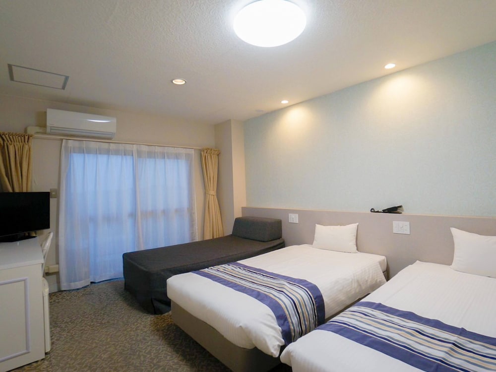 Room, Twin Beds