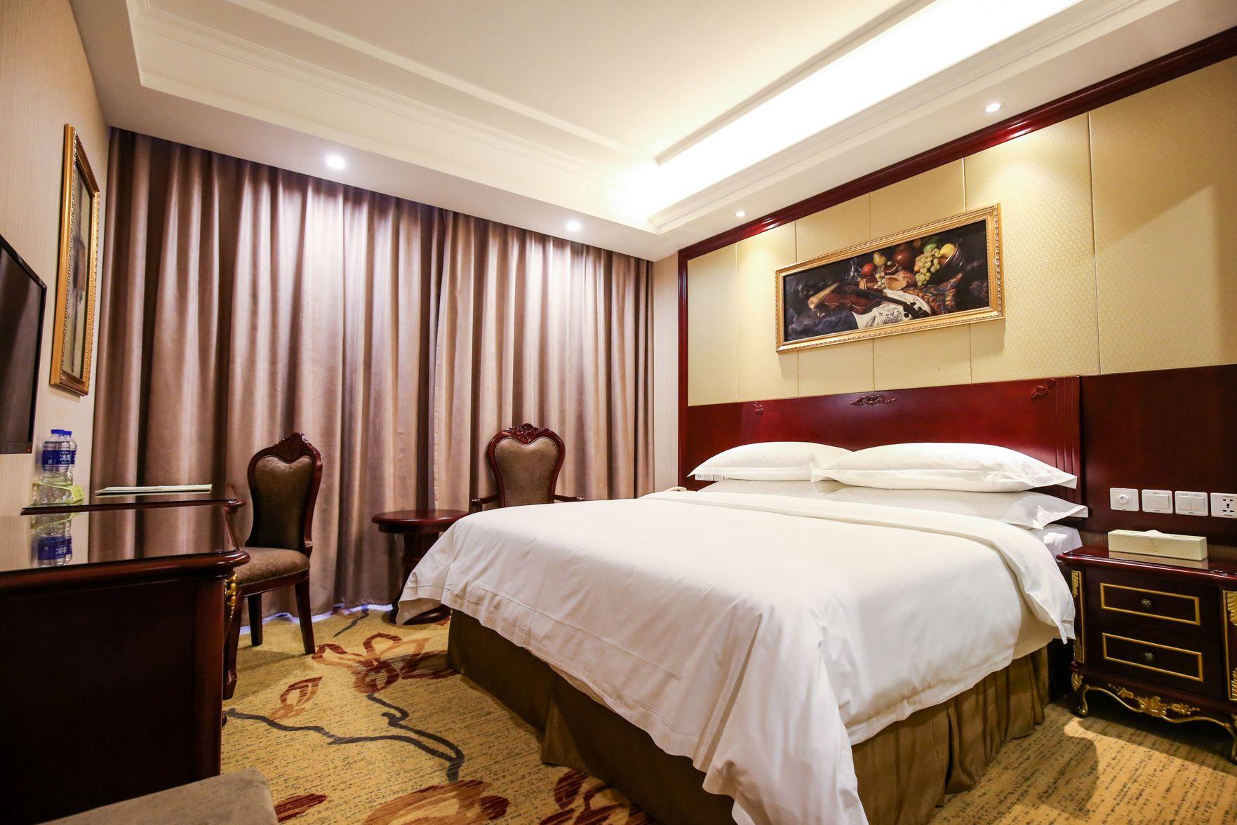 Guest Room, Double Bed