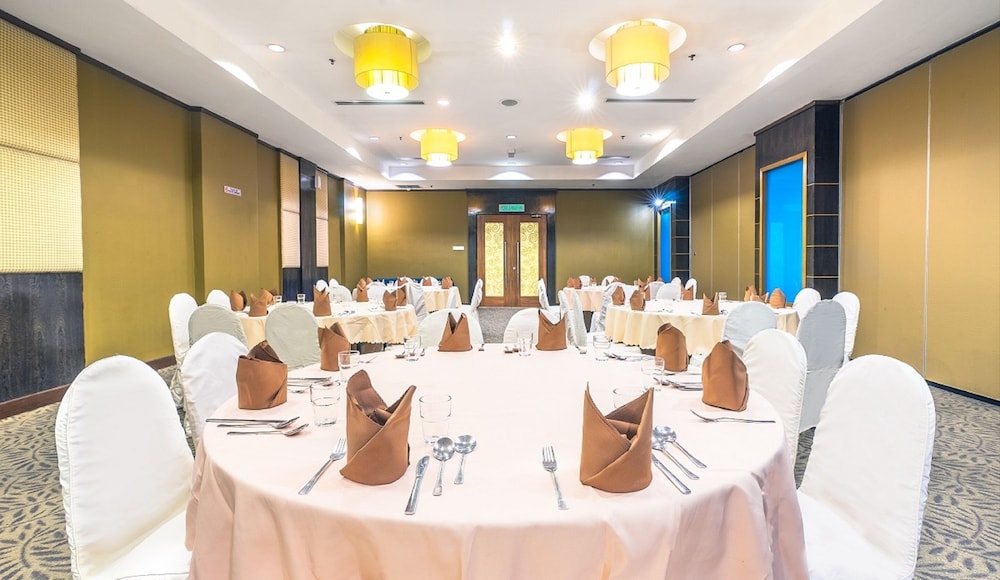 Crystal Crown Kuala Lumpur 43/59