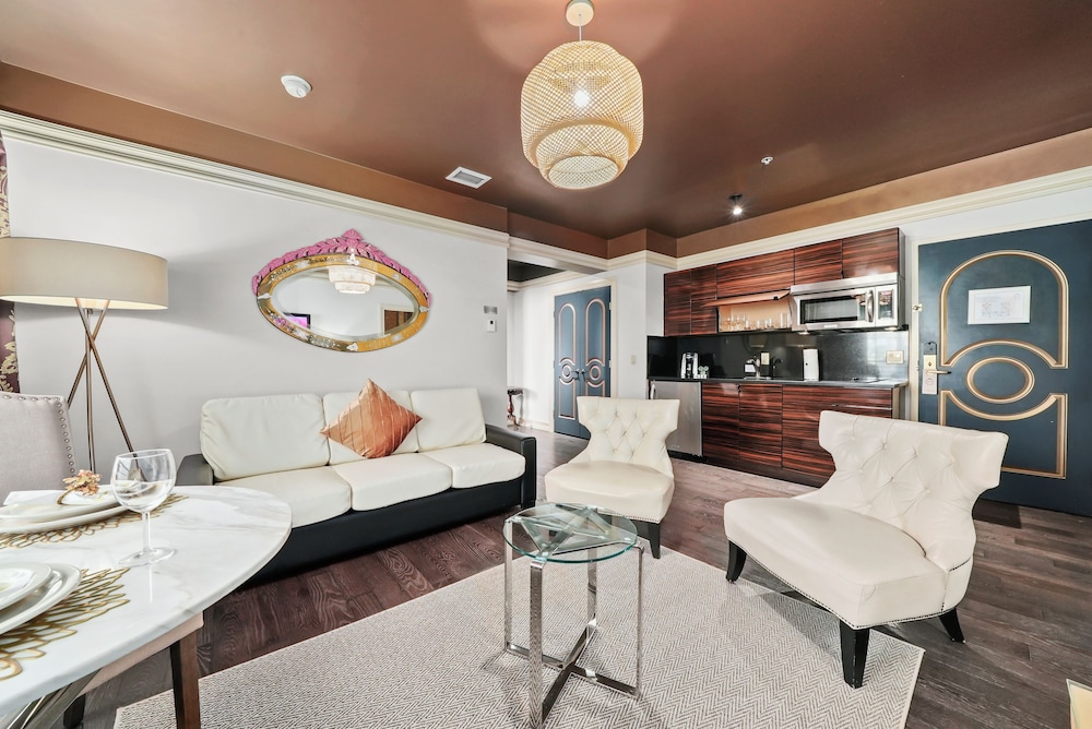 Riviera Suites South Beach 49/65