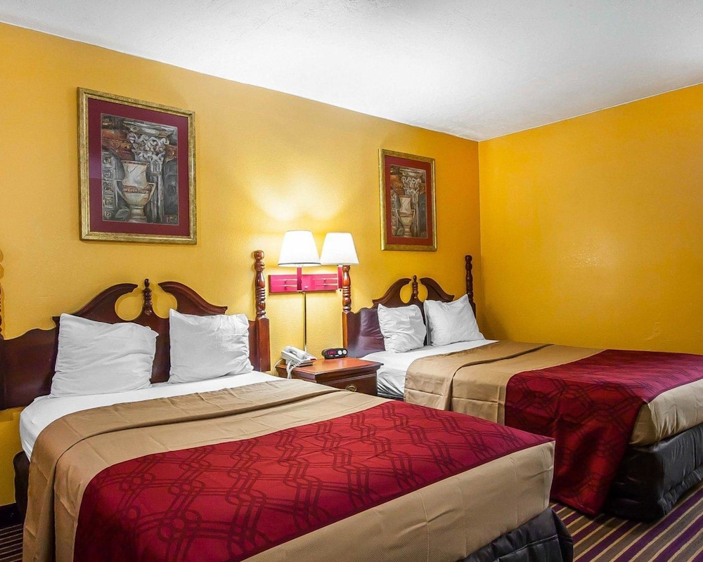 Econo Lodge Dyersburg I-155 18/27