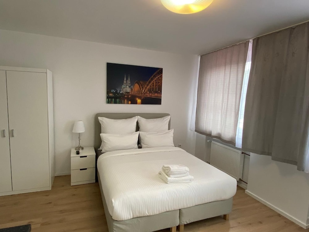 City Apartments in Koln am Rheingarten 7/45