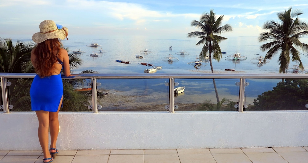 Bohol South Beach Hotel 69/74