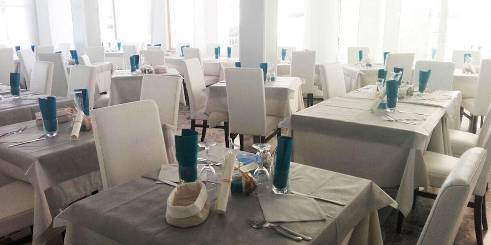 Ermeti Hotel 34/40