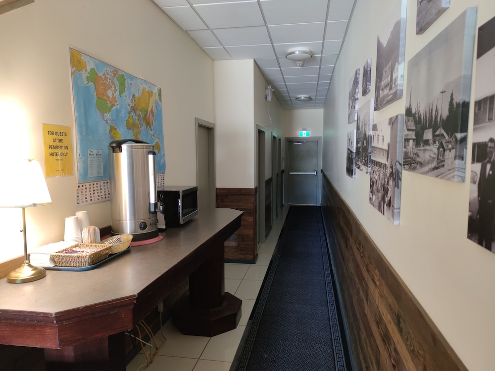 Pemberton Hotel (Motel) 38/49
