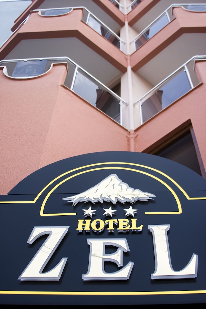 Zel Hotel 4/68